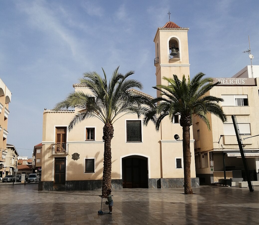 Fachada de la iglesia de San Pedro Apóstol en San Pedro del Pinatar
